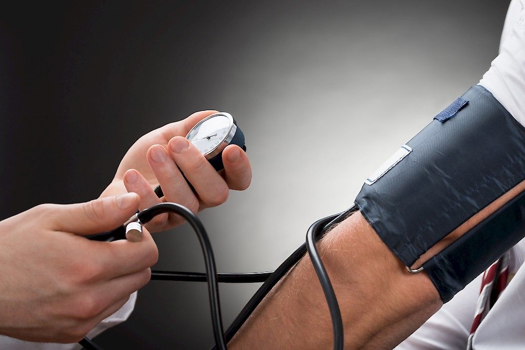 Uusi menetelmä käyttöön hankalahoitoisen verenpaineen hoidossa