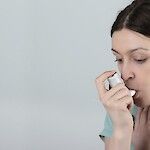 Astman huono tasapaino raskausaikana ennustaa lapselle astmaa