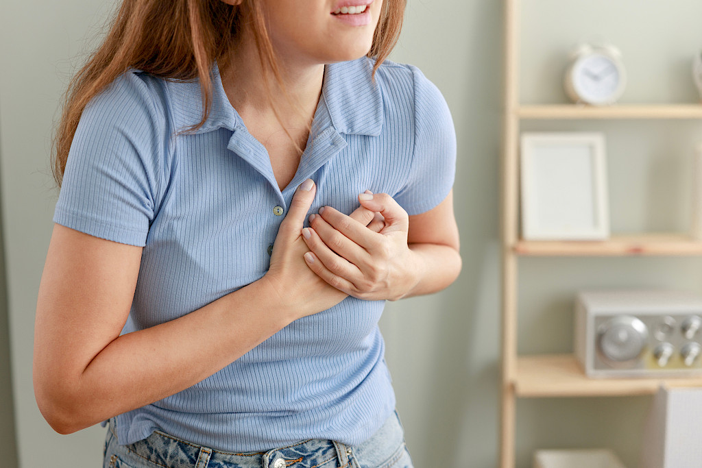 Sydänlihastulehduksen yleisin oire on rintakipu.