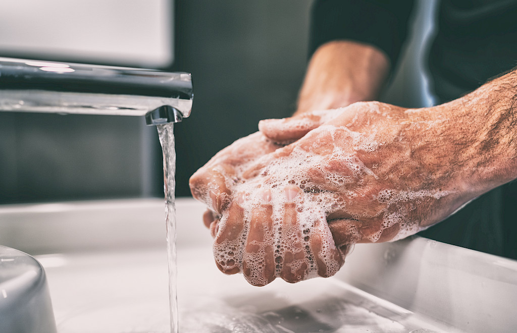 Paras konsti ehkäistä noroviruksen tarttumista ja leviämistä on käsien pesu.