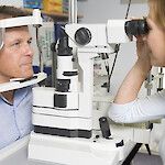 Silmälääkärit:  Toimiva käytäntö yritetään rikkoa