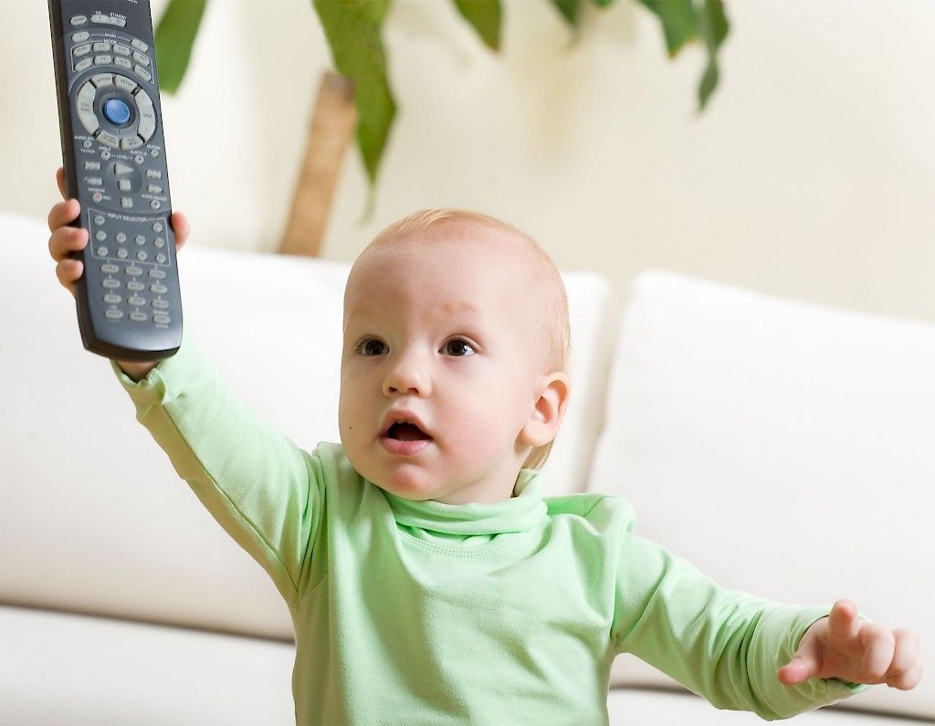 Lipaston päälle sijoitettu televisio on riski pikkulapsille