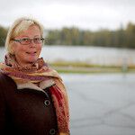 Kati Myllymäki  kääri hihat Savossa