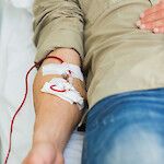 Miesten välinen seksi ei enää estä verenluovutusta pysyvästi