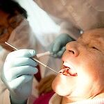 Tutkimus: Ikä, sukupuoli, asuinpaikka ja koulutus vaikuttavat iäkkäiden hampaiden kuntoon