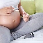 Tupakointi raskauden aikana tulee lapselle kalliiksi