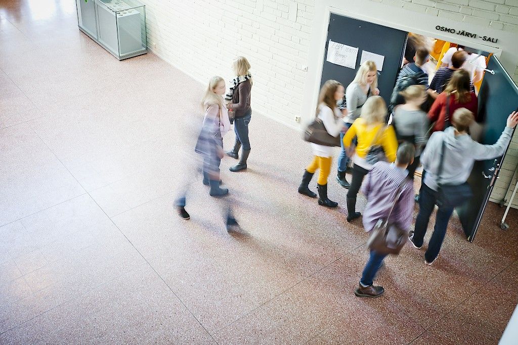 Lääkisten hakijamäärät kasvoivat Tampereella ja Oulussa