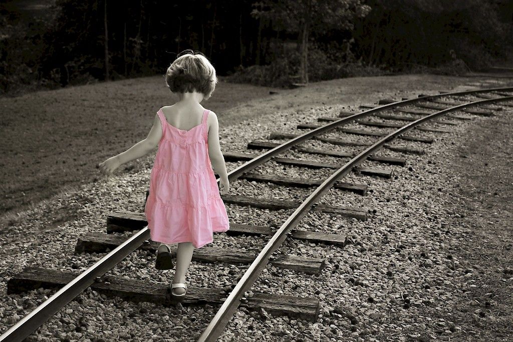 Trafi: Lasten kanssa juteltava junaradalla leikkimisestä