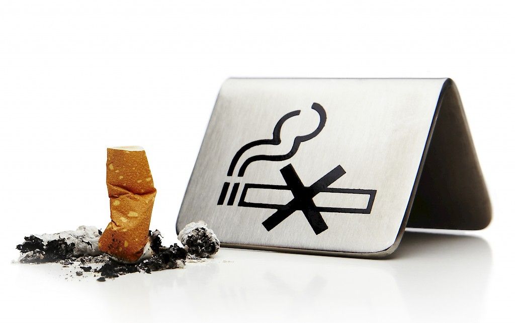 Tupakkalait vähentävät nuorten tupakointia ja aloittamista