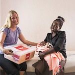 Äitiys­pakkaus  edistää terveyttä Keniassa