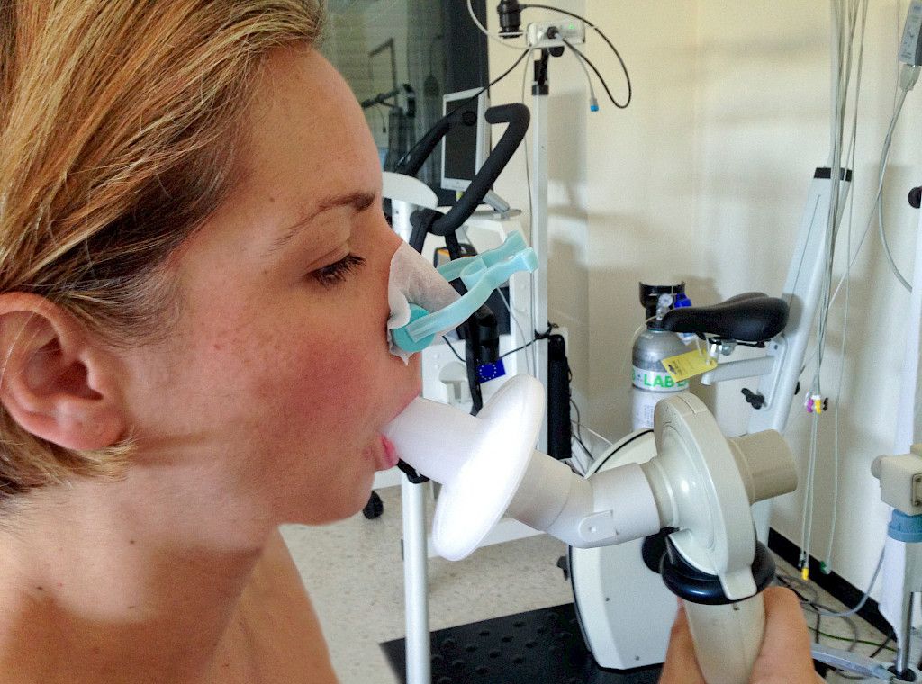 Spirometriatutkimuksessa voidaan tutkia muun muassa astman ja keuhkoahtaumataudin mahdollisuutta.