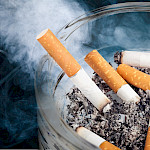 Tupakointi on vähentynyt — paitsi tässä ryhmässä