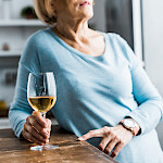 Ikäihmisten alkoholinkäyttö on lisääntynyt
