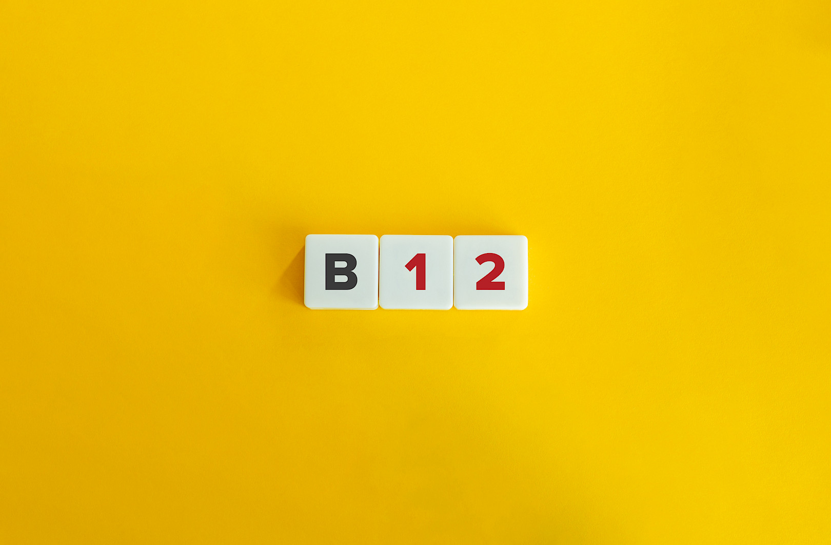 B12-vitamiini on välttämätön ihmiselle — näin sen puutos oireilee ...
