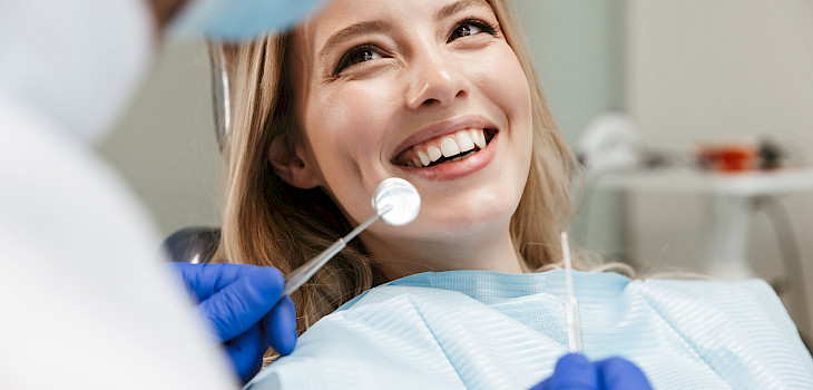 Hampaiden valkaisu kannattaa jättää ammattilaiselle