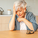 Miksi kaikenlaiset oireet tuntuvat pahenevan iän myötä?
