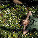 Miksi keväällä väsyttää?