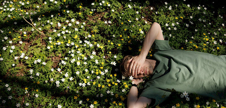 Miksi keväällä väsyttää?