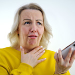 Kun kurkussa on jatkuvasti limaa – mistä se johtuu?